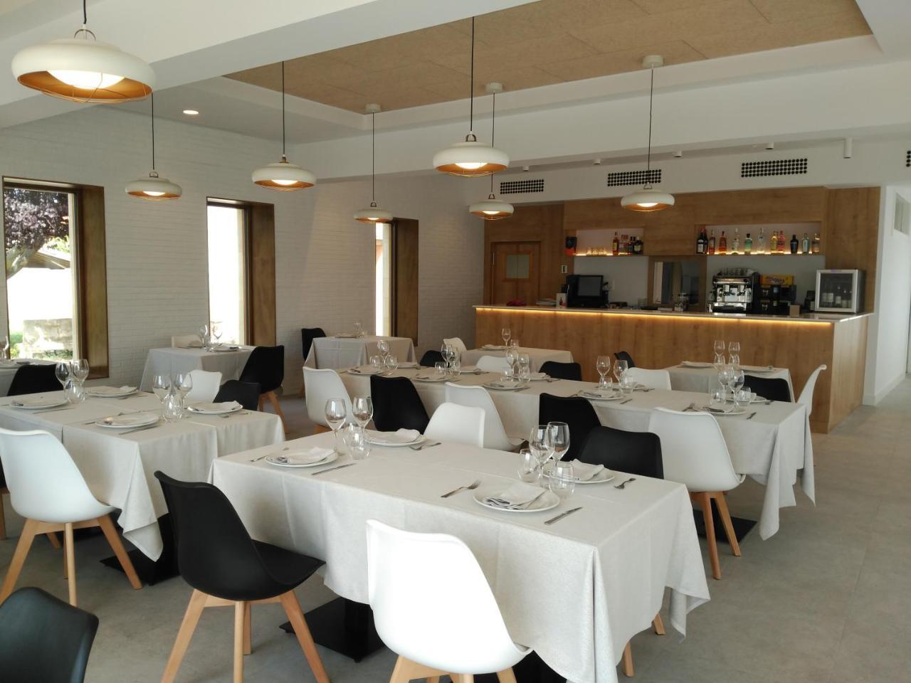 קאסאלריינה Hotel Entrerailes מראה חיצוני תמונה